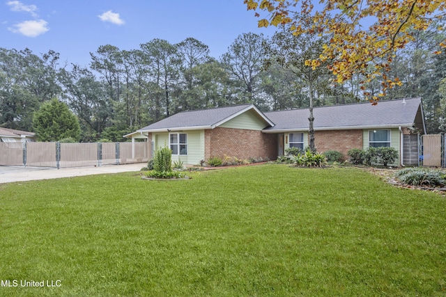 single story home featuring a front yard