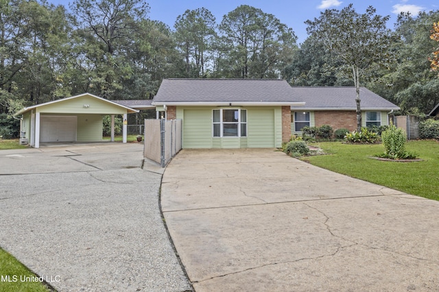 single story home with a front yard