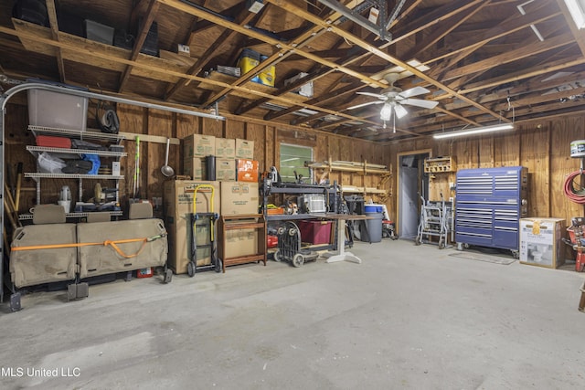 garage featuring ceiling fan