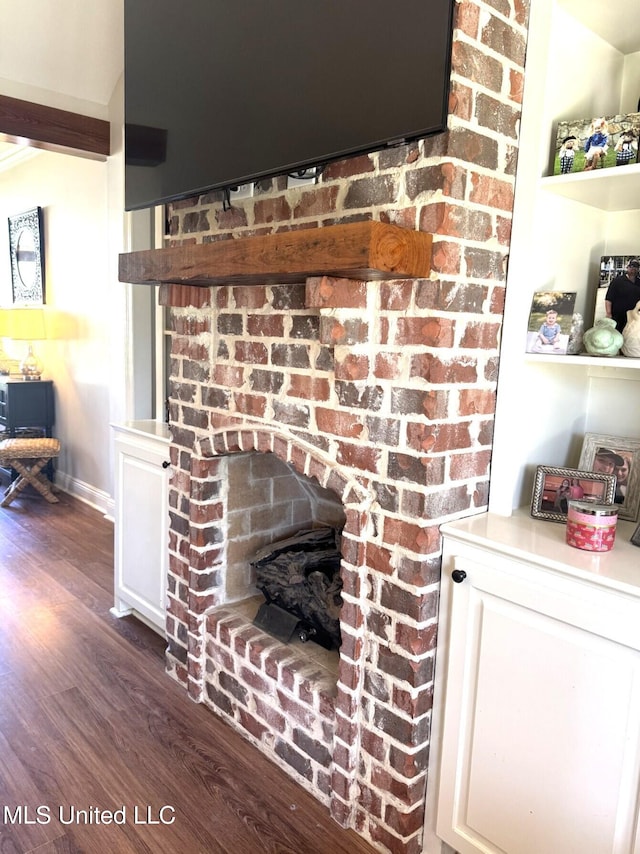 4 Bayou Ln, Natchez, MS 39120 - room details featuring wood finished floors and baseboards