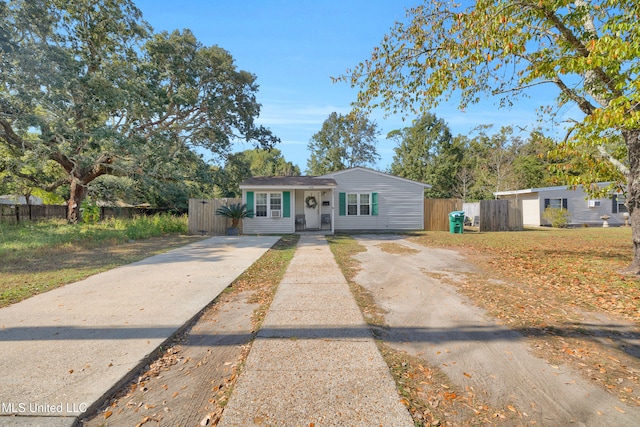 view of front of house