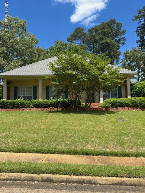 214 Boxwood Cir, Brandon, MS 39047 - view of front of property featuring a front lawn