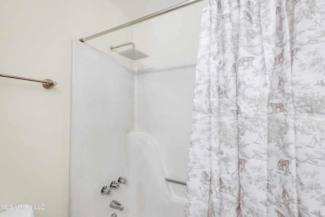 2309 Cottonwood Dr, Gulfport, MS 39503 - bathroom with shower / tub combo with curtain