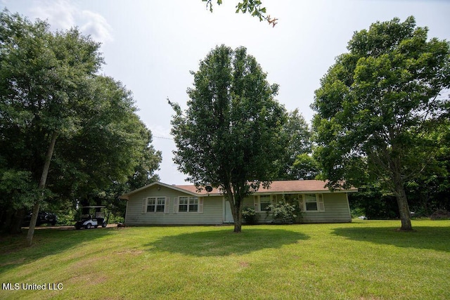 900 Old Benton Rd, Yazoo City, MS 39194 - view of front of house with a front yard