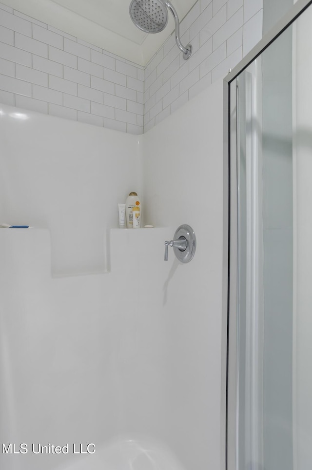 508 Forest Glen Ln, Brandon, MS 39047 - bathroom with a shower stall