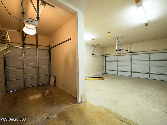 6936 Aulena Pl, Diamondhead, MS 39525 - garage featuring a garage door opener