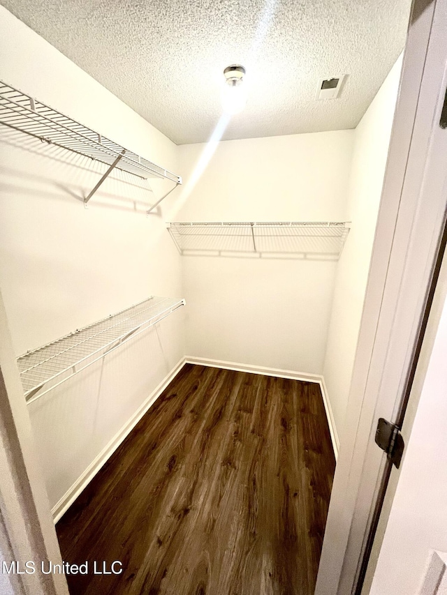 7827 S Chesterfield Dr, Southaven, MS 38671 - walk in closet featuring wood finished floors