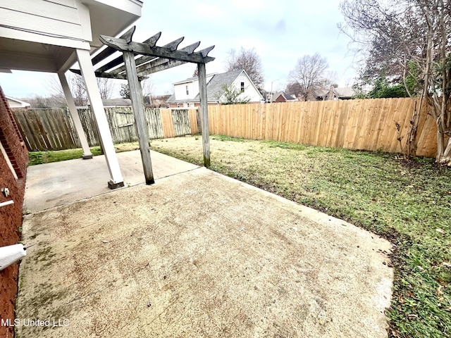 7827 S Chesterfield Dr, Southaven, MS 38671 - view of patio featuring a pergola