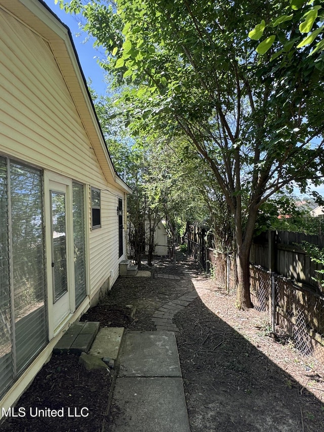 1597 Vicksburg Dr, Southaven, MS 38671 - view of fenced backyard