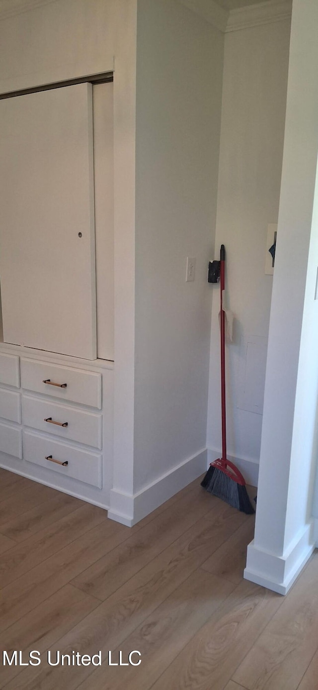 909 Sears Ave, Waveland, MS 39576 - view of closet
