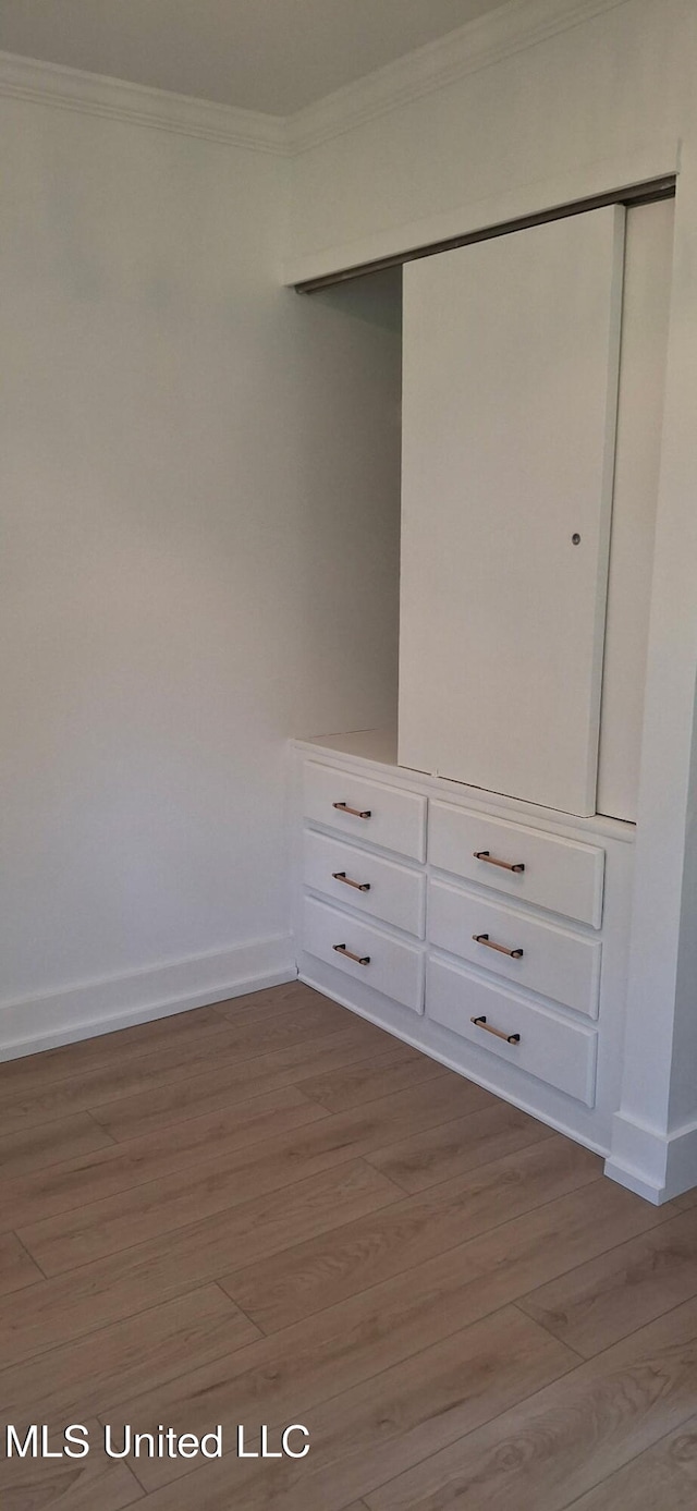 909 Sears Ave, Waveland, MS 39576 - view of closet