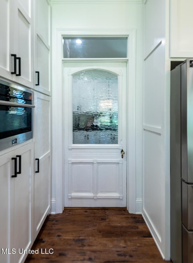 29 Club Dr, Natchez, MS 39120 - doorway to outside with dark wood finished floors