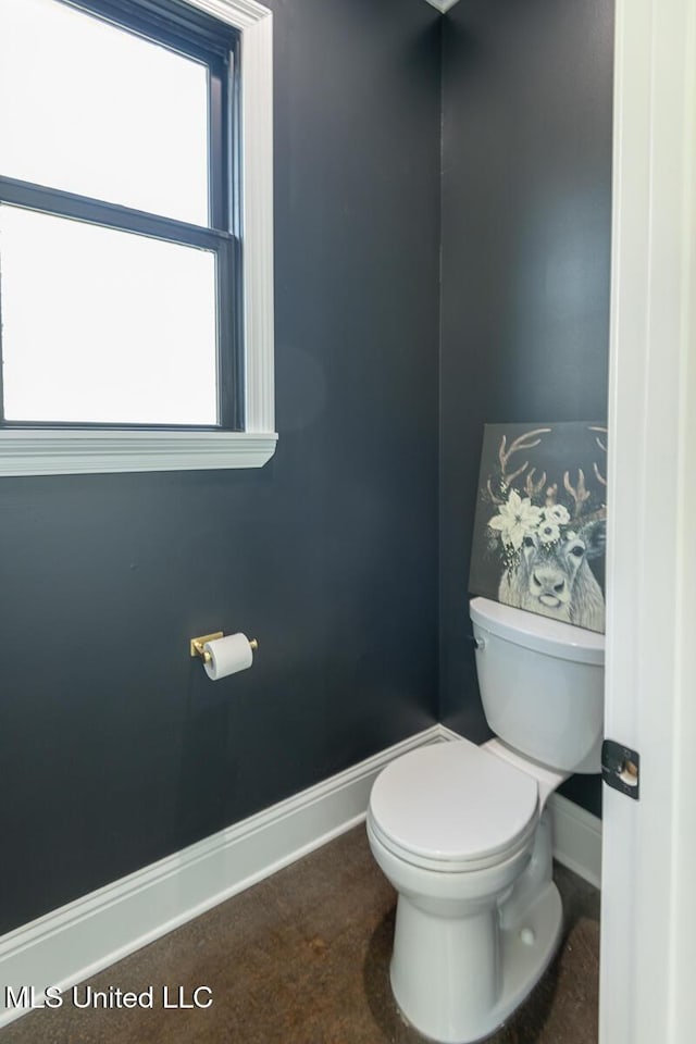 29 Club Dr, Natchez, MS 39120 - bathroom with baseboards and toilet