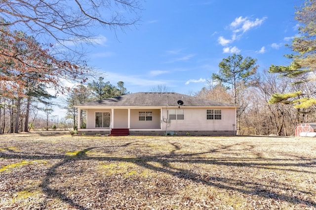 view of front of home featuring crawl space and a porch