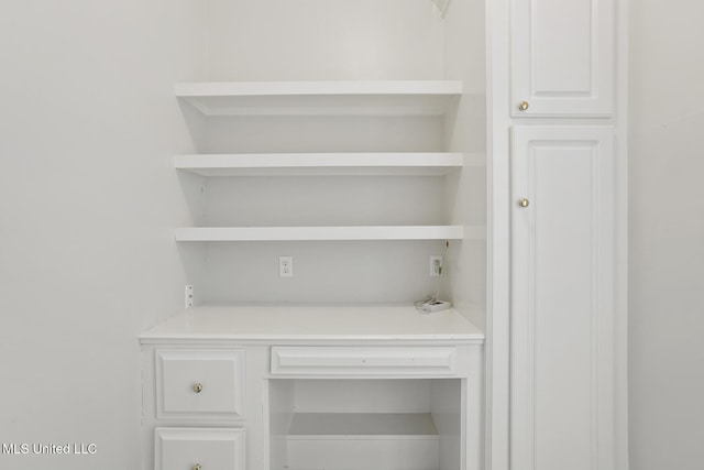 144 Whisper Lake Blvd, Madison, MS 39110 - detailed view of a desk