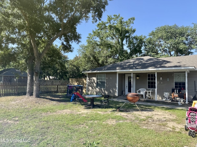 900 Orange St, Ocean Springs, MS 39564 - view of yard