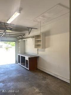 5211 Washington Ave, Gulfport, MS 39507 - view of garage