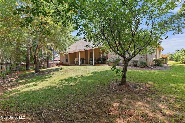 view of yard featuring a patio area