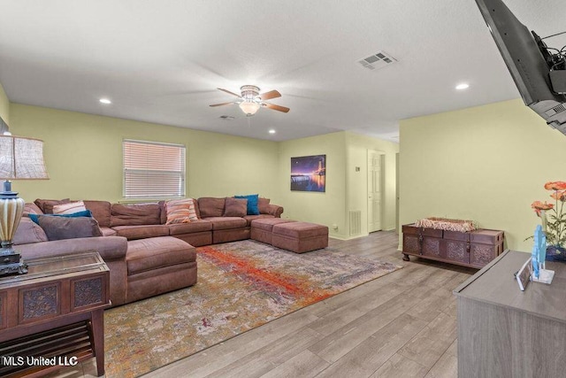 842 Deer Dr, Bay Saint Louis, MS 39520 - living area featuring a ceiling fan, light wood-style floors, and recessed lighting