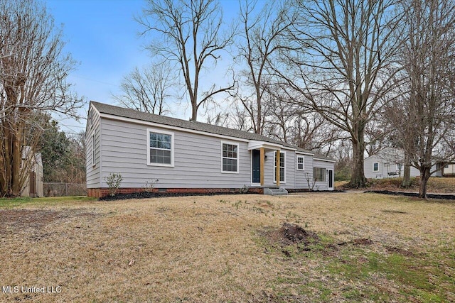 127 Autumn Dr, Vicksburg, MS 39180 - manufactured / mobile home with a front lawn and crawl space