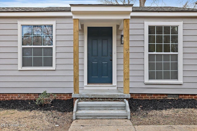 127 Autumn Dr, Vicksburg, MS 39180 - entrance to property featuring crawl space and roof with shingles