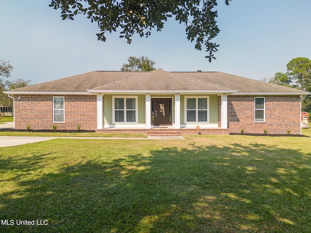 ranch-style home with a front yard