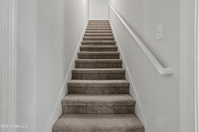 9363 Taylor Pl, Ocean Springs, MS 39564 - view of staircase