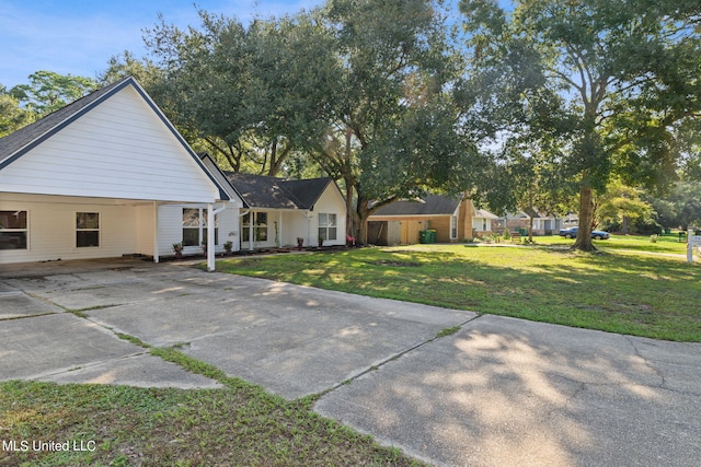 view of front of home with a front lawn