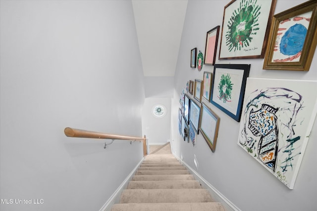 25 Savannah Cir, Brandon, MS 39047 - staircase with baseboards