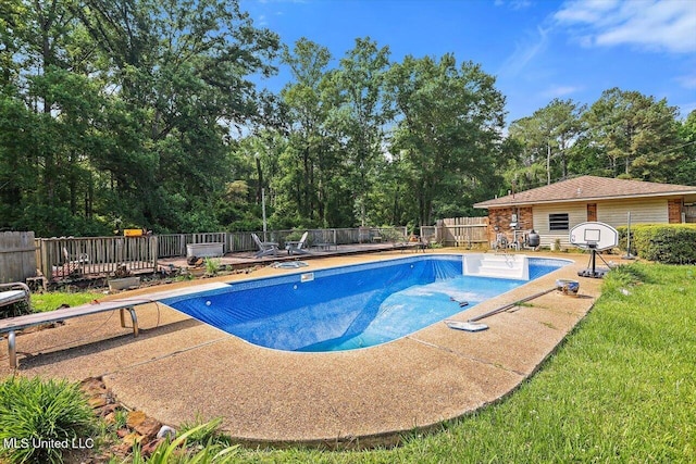428 Simpson Cir, Mendenhall, MS 39114 - view of pool featuring a fenced backyard, a patio area, and view of wooded area