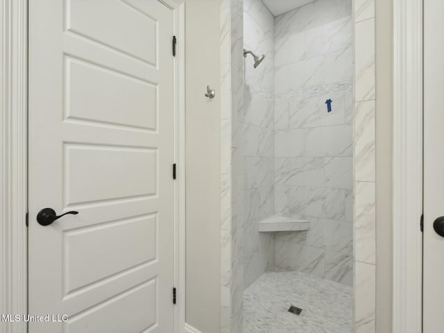 10507 Glade Cv, Gulfport, MS 39503 - full bathroom featuring tiled shower