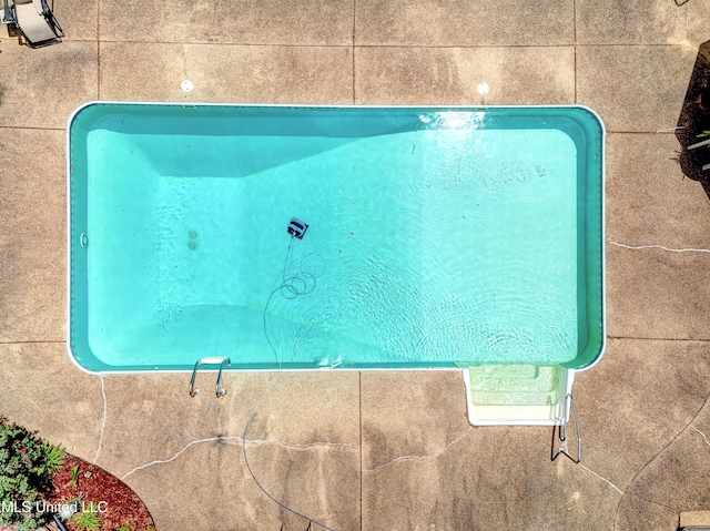 102 Grand Bear Cir, Vicksburg, MS 39183 - view of pool