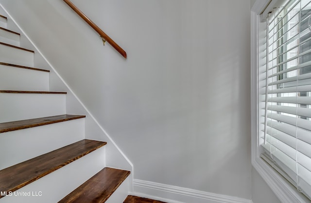 105 Lilac Ct, Madison, MS 39110 - staircase featuring baseboards