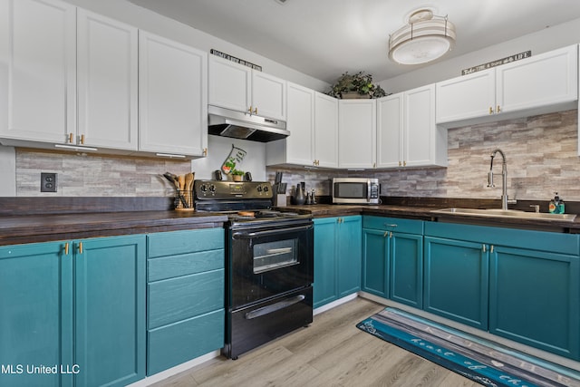 kitchen featuring blue cabinetry, black / electric stove, sink, and light hardwood / wood-style flooring