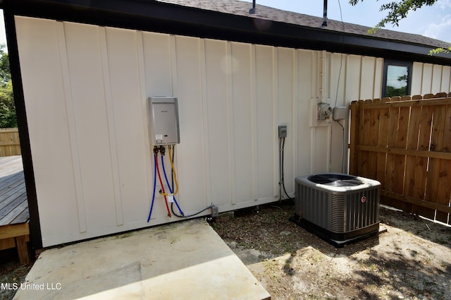 2200 19th Ave, Gulfport, MS 39501 - view of outdoor structure featuring central AC