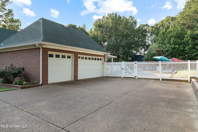 4424 Rebekah Dr, Olive Branch, MS 38654 - garage featuring a gate