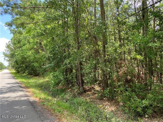 1002 Adams St, Waveland, MS 39576