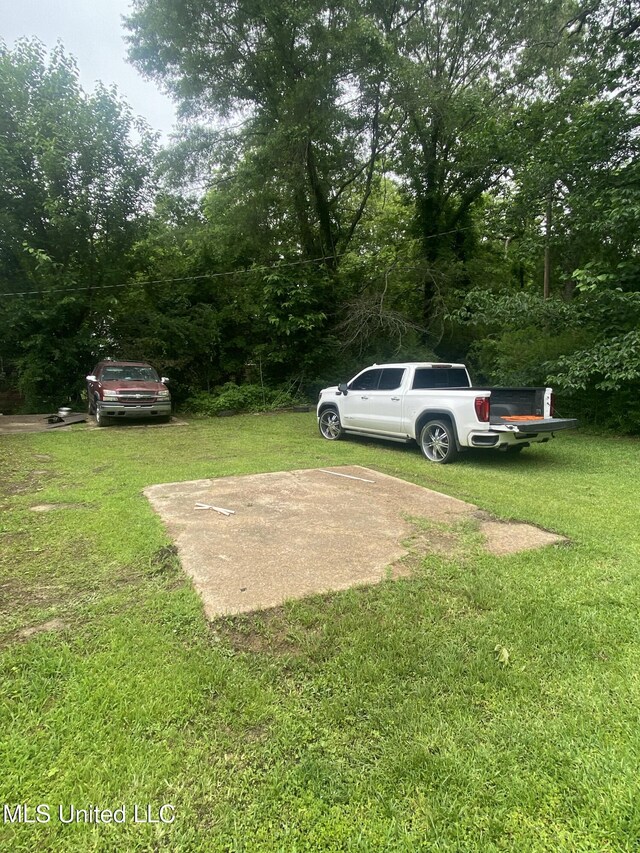 351 E Academy St, Canton, MS 39046 - view of parking