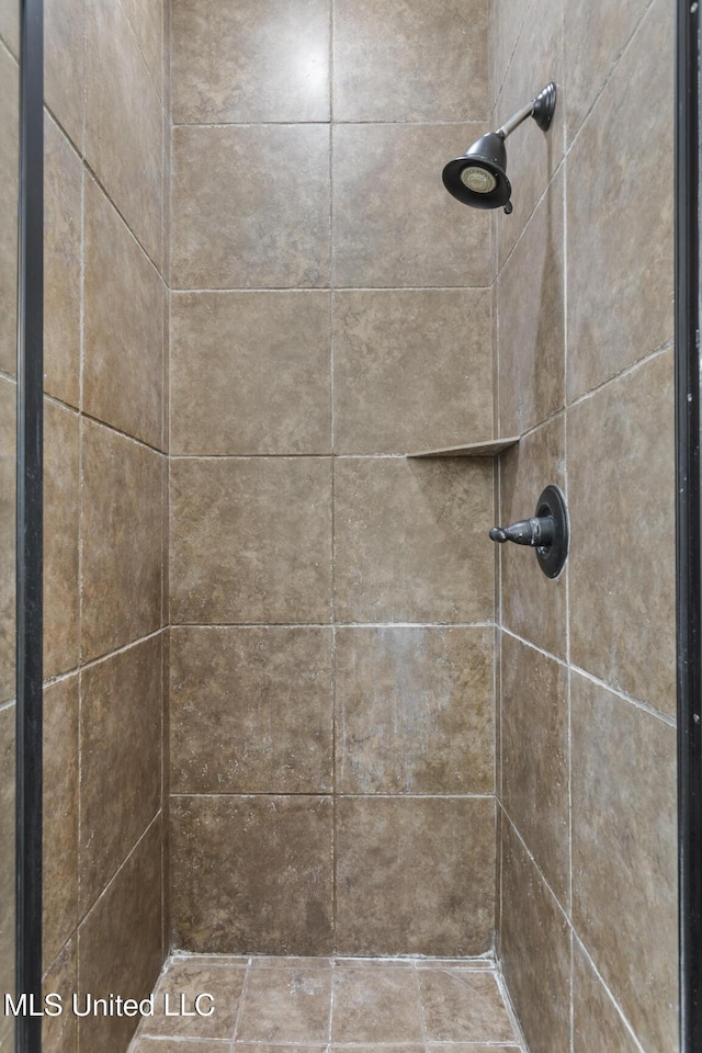 13 Highland Meadows Dr, Jackson, MS 39211 - full bath featuring a tile shower
