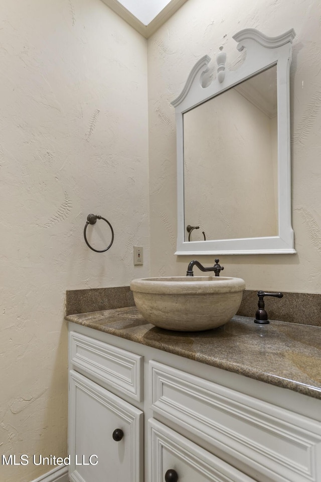 13 Highland Meadows Dr, Jackson, MS 39211 - bathroom featuring vanity