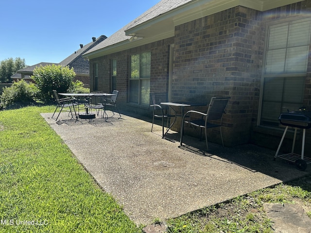 153 Bradfield Rd, Gluckstadt, MS 39110 - view of patio with outdoor dining area