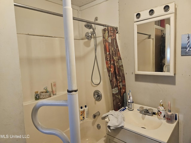 8800 Graham Rd, Moss Point, MS 39562 - full bath with shower / tub combo and vanity