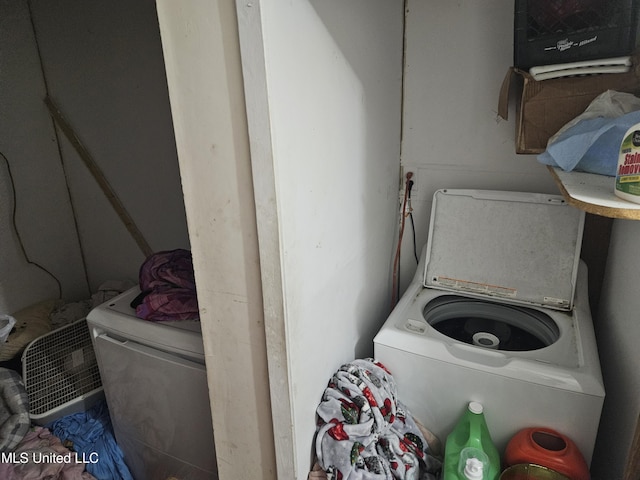 8800 Graham Rd, Moss Point, MS 39562 - laundry room featuring washer / dryer