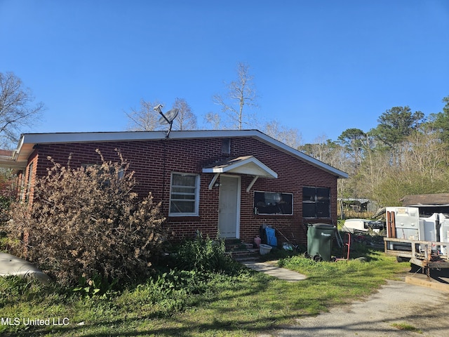 8800 Graham Rd, Moss Point, MS 39562 - view of front of home featuring brick siding
