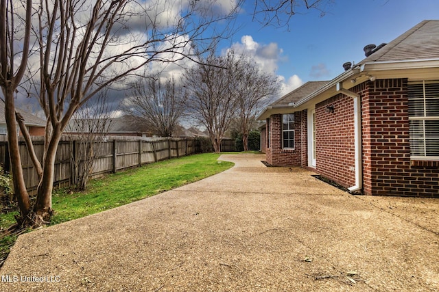 view of yard with a patio