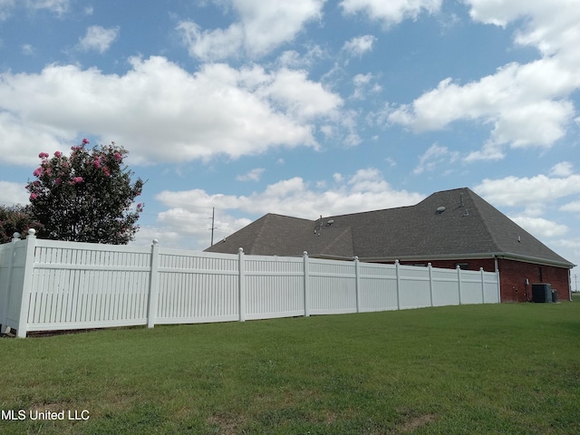 496 Cleveland Crossing Rd, Cleveland, MS 38732 - view of yard featuring central air condition unit