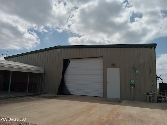 496 Cleveland Crossing Rd, Cleveland, MS 38732 - view of detached garage