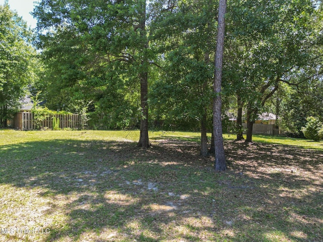 5586 E Diamondhead Dr, Diamondhead, MS 39525