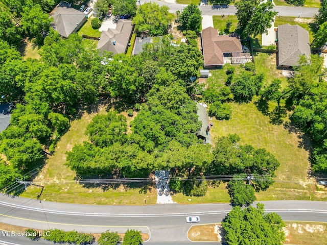 5586 E Diamondhead Dr, Diamondhead, MS 39525
