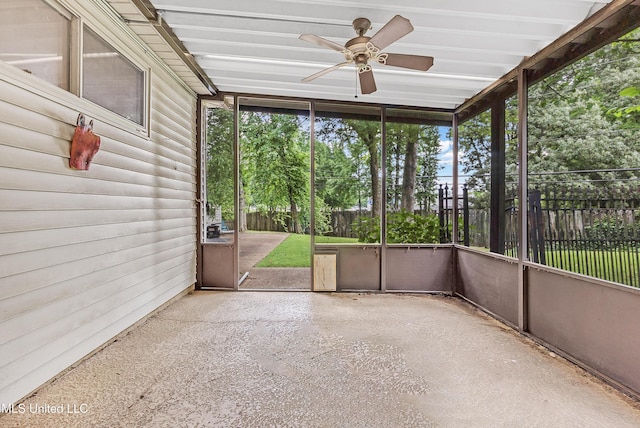 6830 Embassy Cir, Horn Lake, MS 38637 - unfurnished sunroom with ceiling fan